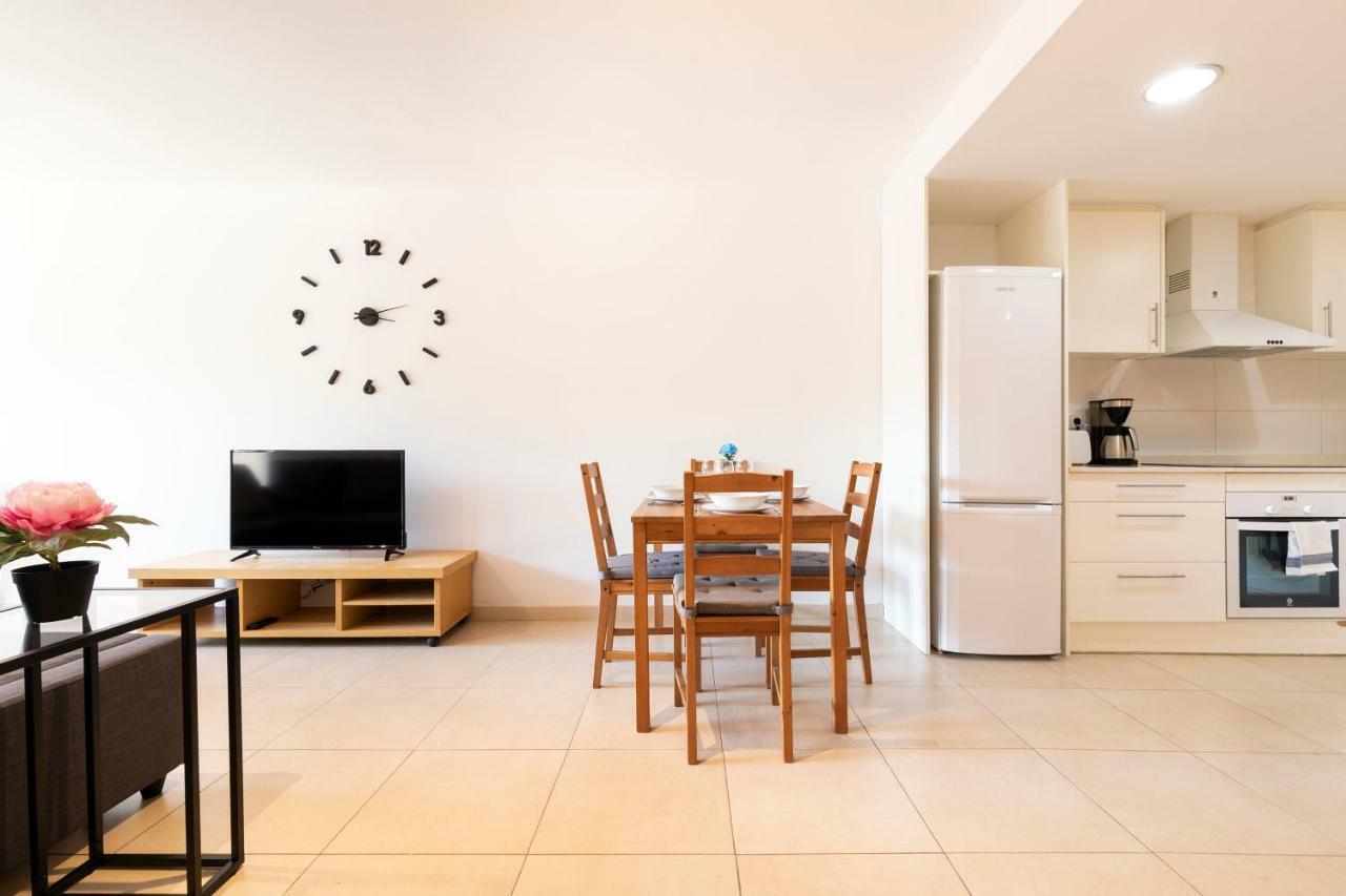 Sant Marti Apartment *